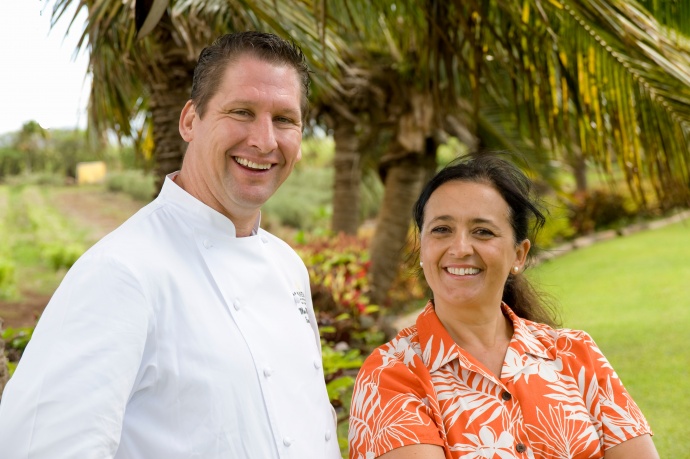 Manu Vinciguerra of Kumu Farms and Executive Chef Marc McDowell of Mākena Beach & Golf Resort. Featured ingredient: Papaya. Photo by Steve Brinkman, courtesy of Kaʻuhane Inc.