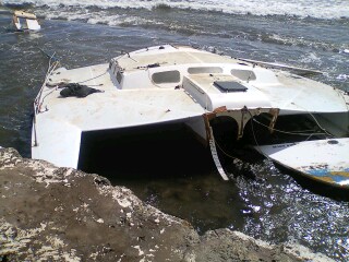 38’ trimaran “Triple Play” also aground at the Mala shoreline.  This vessel does not have insurance. Staff are working to obtain a bid for emergency salvage removal of the vessel.  Photos courtesy DLNR Maui district boating office.