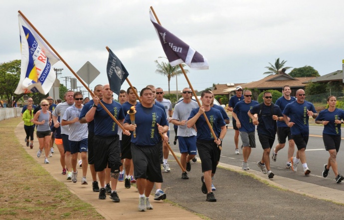     Maui Torch Run Participants. Photo courtesy County of Maui, Lois Whitney.
