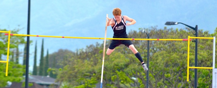 Kihei Charter High School pole vaulter Lucas Zarro finished third in the boys pole vault at 13 feet, 6 inches. Photo by Rodney S. Yap.