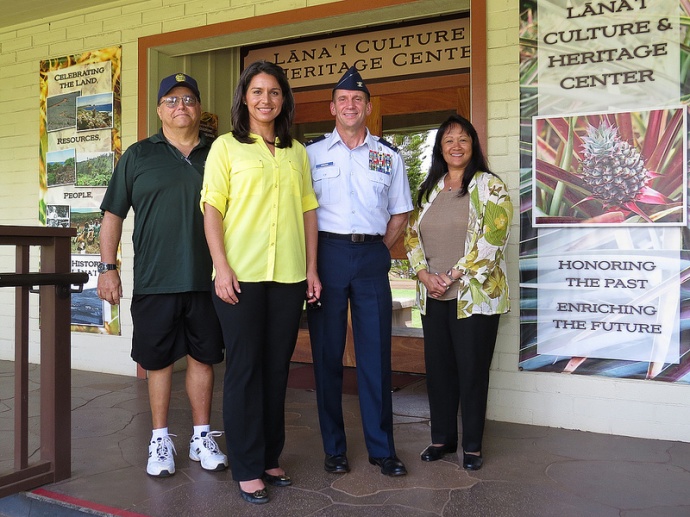 (Lānaʻi City, May 29) Congresswoman Tulsi Gabbard met with Air Force Reserves Colonel Jerry Arends, Joelle Aoki, Executive Director of the Coalition for Drug Free Lānaʻi (right), and John Ornellas, Chair of the Lānaʻi Planning Commission (left) to discuss the upcoming Tropic Care Lānaʻi. Photo courtesy Office of US Congresswoman Tusli Gabbard.