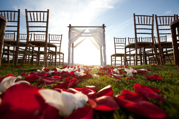 The 18th Annual Maui Wedding Expo will be held outdoors this year at the Plantation House in Kapalua. Courtesy photo.