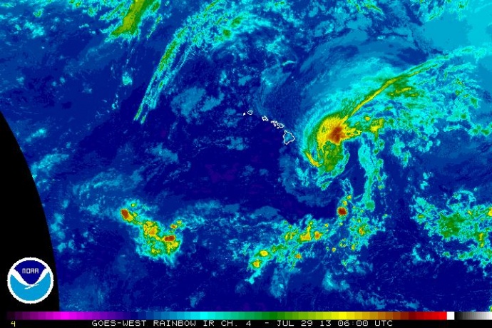 Flossie rb satellite imagery,  evening July 28, 2013. Image courtesy NWS, CPHC, NOAA.