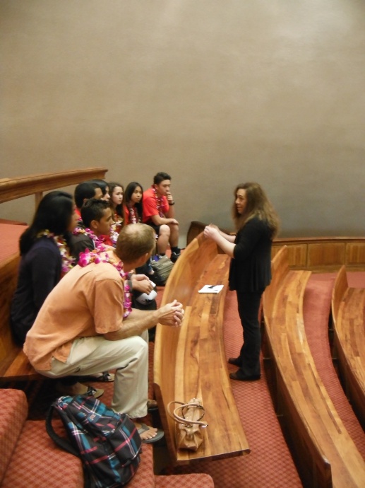 Rep. Carroll meets with students from Lānaʻi High School in the House Chambers. Photo courtesy: Hawaiʻi House of Representatives - Majority.