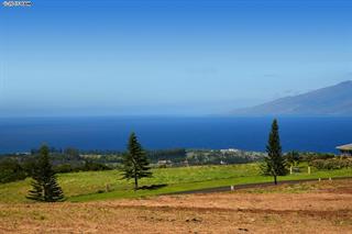 Photo Courtesy of Maui Paradise Properties.