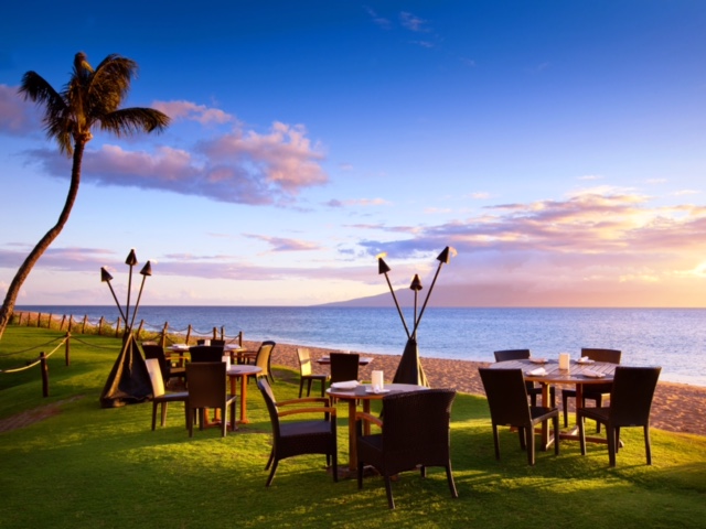 Relish Oceanside Restaurant on Ka'anapali Beach Aloha Friday Beach BBQ - Relish Oceanside