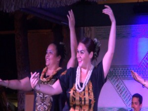 Dancers in the free hula show for diners and guests at Kā‘anapali Beach Hotel. Photo by Kiaora Bohlool.