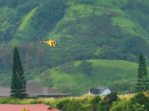 Fire crews respond to a water rescue at Makamakaʻole Gulch. Photo credit: Paul Goodman.