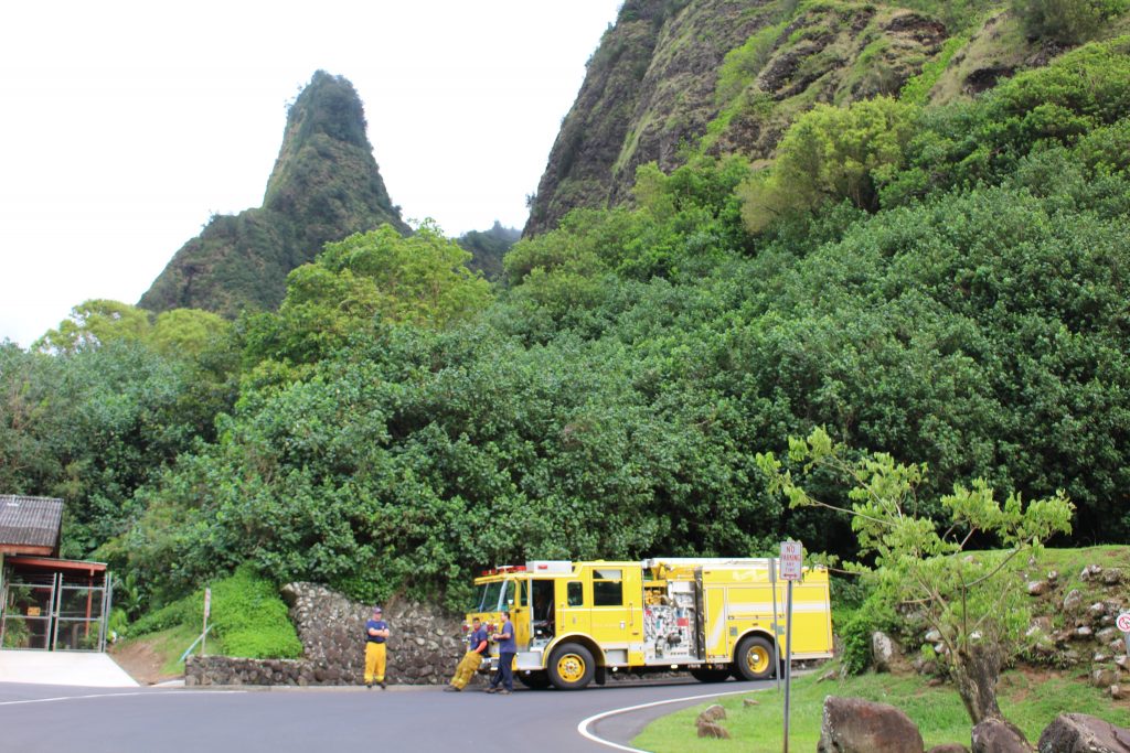 ʻĪao Valley rescue (5.18.16) Photo by Wendy Osher.