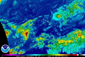 (Click to enlarge image.  Satellite imagery courtesy NOAA & The National Hurricane Center. Image updated at 6p hst 8/10/09)