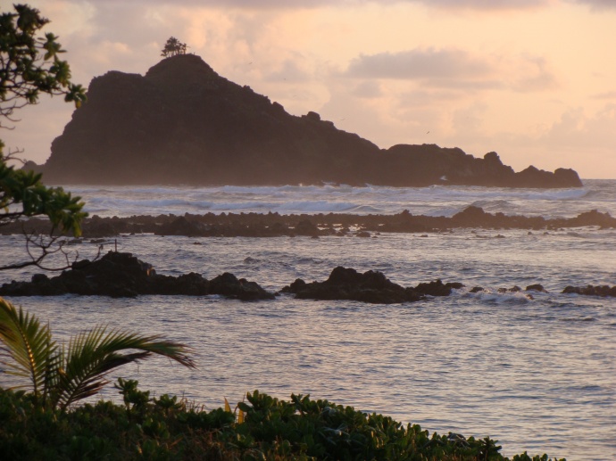 ʻĀlau island located off of the picturesque Hāna shoreline in East Maui. File photo by Wendy Osher.