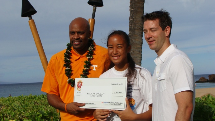 2011 EA SPORTS Maui Invitational Freethrow contest. File photo by Wendy Osher.