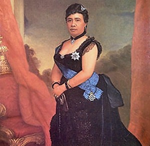 Queen_Liliuokalani_at_Iolani_Palace_in_Honolulu