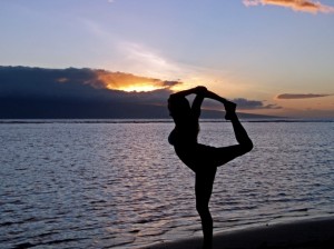 yoga-beach-ocean-lanai-lahaina-sunset