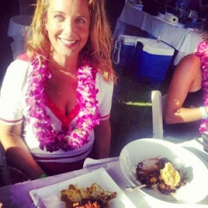 Vanessa Wolf judges the Maui Onion Festival Recipe Contest.