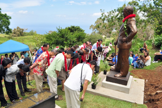 Chinese government officials attend the unveiling of a Sun Mei statue at Sun Yat-sen Park in Kēōkea on Maui. Photo courtesy County of Maui.