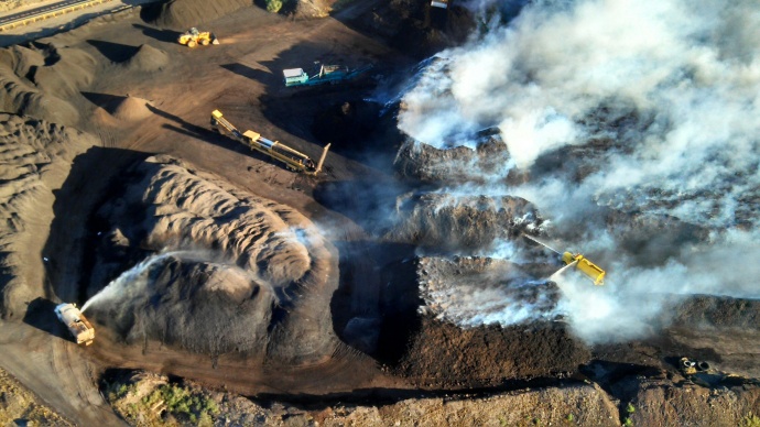 Aerial photo illustrates the amount of smoke being generated at the Central Maui Landfill. Photo by Rod Antone.