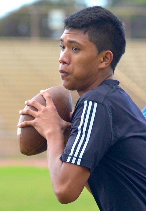 Baldwin High School junior-to-be Josiah Maglente-Tonu quarterbacked Team Maui over Kahuku on Saturday, 22-20. File photo by Rodney S. Yap.