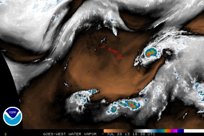 Now that's downright evil-looking. Flossie rb satellite imagery, 8:30 a.m. July 28, 2013. Image courtesy NWS, CPHC, NOAA.