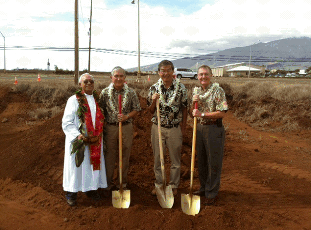From left to right, Kahu Earl Kukahiko, Department of Transportation Director Glenn Okimoto, FHWA Division Administrator Abraham Wong, Hawaiian Dredging Construction Company President Bill Wilson.  Photo courtesy HDOT.