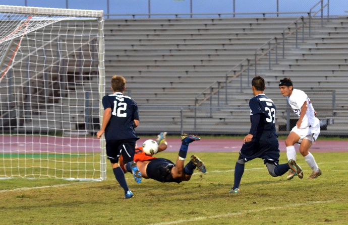 Baldwin's Matt Foronda (21) cuts the Warriors' lead to 3-2 with this goal in the 59th minute off an assist from teammate Ricky Casco. Photo by Rodney S. Yap.