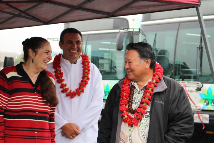 Maui Bus dedication, Jan. 27. 2014. Jo Anne Johnson Winer, Sandy Baz, and Mayor Arakawa (left to right).  Photo by Wendy Osher.