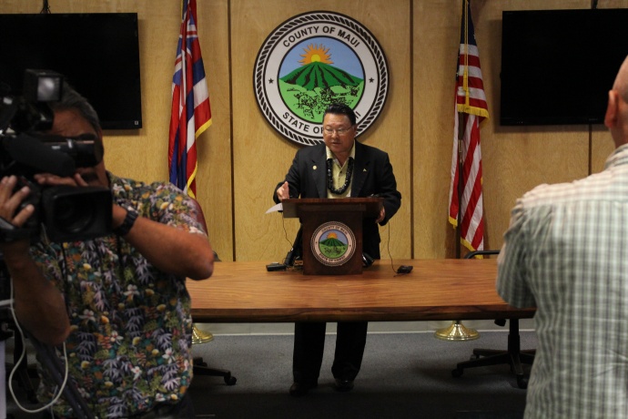 Lānaʻi plane crash press conference hosted by Maui Mayor Alan Arakawa. Photo by Wendy Osher.