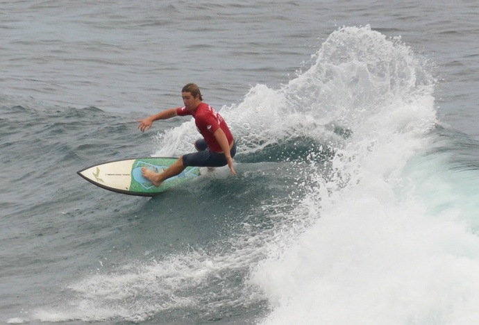 Maui High's Mack Crilley finished third in the boys shortboard division Saturday. Photo by Rodney S. Yap.