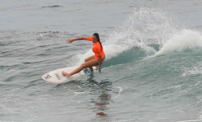 The semifinals of the girls shortboard division Saturday at Ho'okipa Beach Park. Photo by Rodney S. Yap.