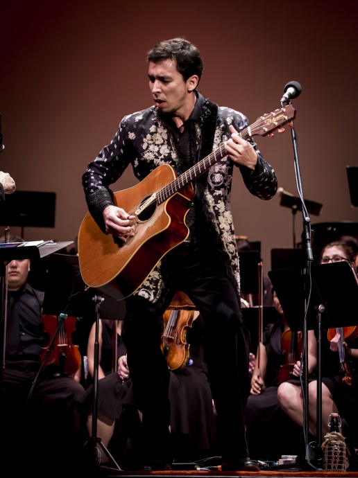 Makana performs with the Hawaii Pacific University in 2013. Courtesy image