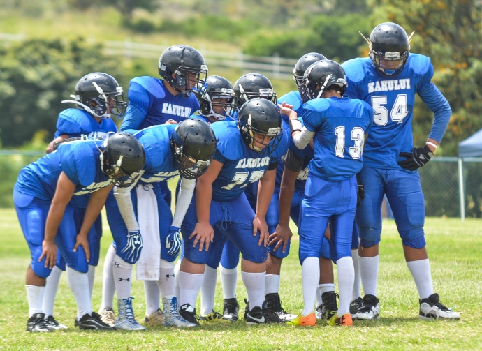 Kahului Falcons' offense dominated Kihei Saturday, en route to a lopsided 46-6 victory. Photo by Rodney S. Yap.