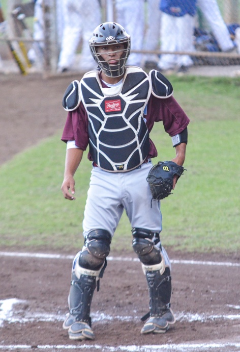 Baldwin catcher Makana Victorine had two hits, including a double in the Bears' 9-0 win over Maui High. Photo by Rodney S. Yap. 