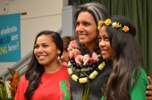 Congresswoman Gabbard honors the Molokaʻi Middle School Robotics Team.