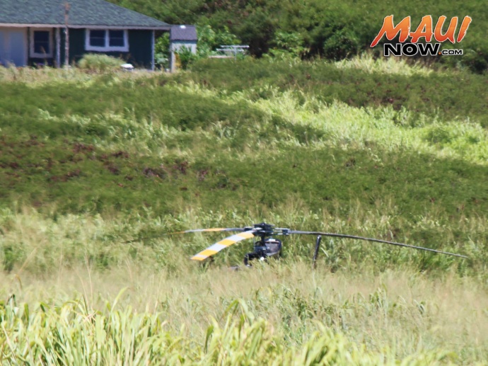 Helicopter hard landing in Waiheʻe. Photo by Wendy Osher.