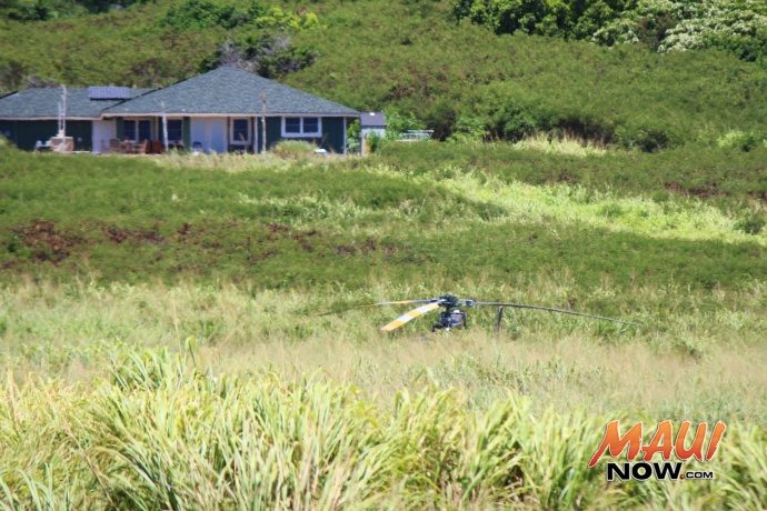 Helicopter hard landing in Waiheʻe. Photo by Wendy Osher.