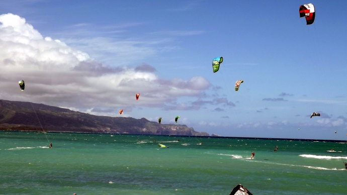 Kanaha kite-surfing / Image: Asa Ellison