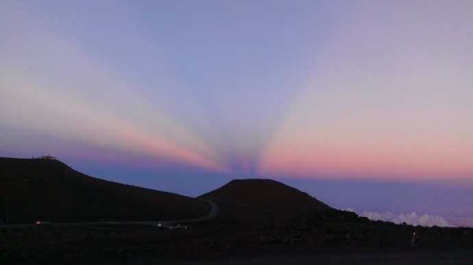 Photo of anticrepuscular rays on Maui / Courtesy: Chuckie Robinson