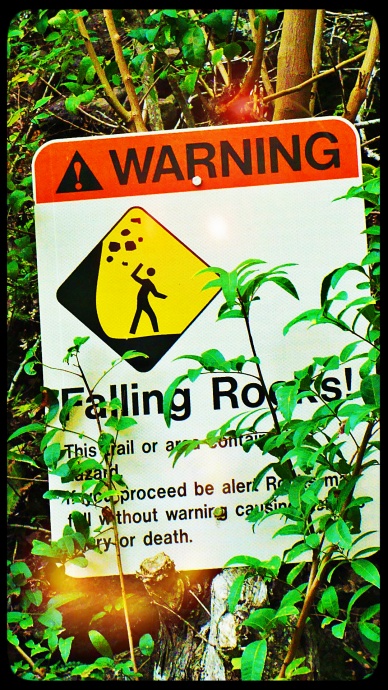 Rockfall warning sign at ʻĪao on Maui.