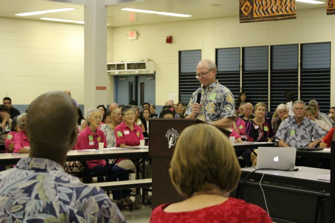 HHSC Maui District Board chair Clay Sutherland testifies before the legislative hearing on the state's public health system budget shortfalls.  Photo 11/10/14 by Wendy Osher.