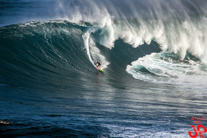 Paige Alms surfing Peahi (Jaws) 12/10/14 - Image: Jimmie Hepp