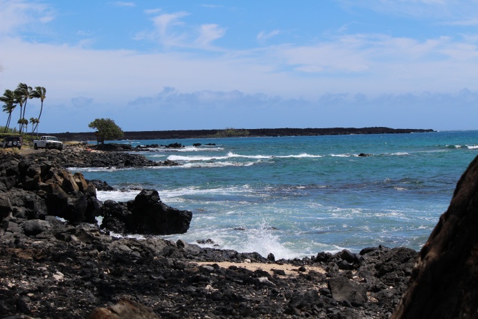 "Dumps" surf spot in Mākena at ʻĀhihi Kīnaʻu. Photo 4/29/15 by Wendy Osher.