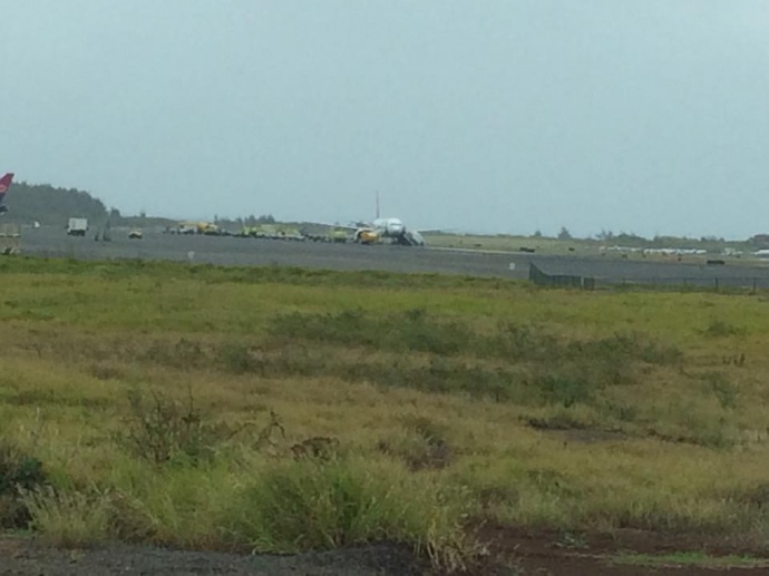 Hawaiian Airlines plane makes emergency landing at Kahului Airport. Photo credit: Patti Cadiz.