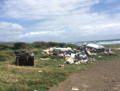Litter piles at the beach at 'River Mouth' in Paukūkalo. Photo credit: Mālama Maui Nui.