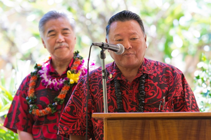 Maui Mayor Alan Arakawa (lt) and Governor David Ige (rt). Bill signing ceremony at Maui Memorial Medical Center.  (06.10.15) Photo credit: Ryan Piros/County of Maui.