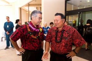 Governor David Ige (lt) and Maui Mayor Alan Arakawa (rt). Bill signing ceremony at Maui Memorial Medical Center. (06.10.15) Photo credit: Ryan Piros/County of Maui.