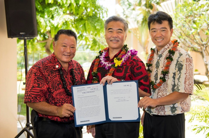 Maui Mayor Alan Arakawa (lt) with Governor David Ige (middle) and Lieutenant Governor Shan Tsutsui (rt).  Bill signing ceremony at Maui Memorial Medical Center.  (06.10.15) Photo credit: Ryan Piros/County of Maui.