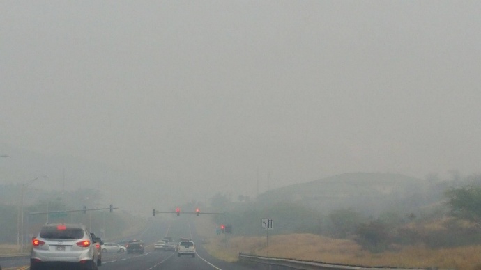 Cane smoke along the Piilani Highway in Kihei, May 27, 2015. Courtesy photo: Stop Cane Burning.