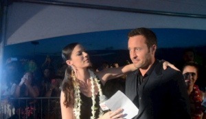 Maui Now's Malika Dudley interviews Hawaii Five-0's Alex O'Loughlin on the red carpet