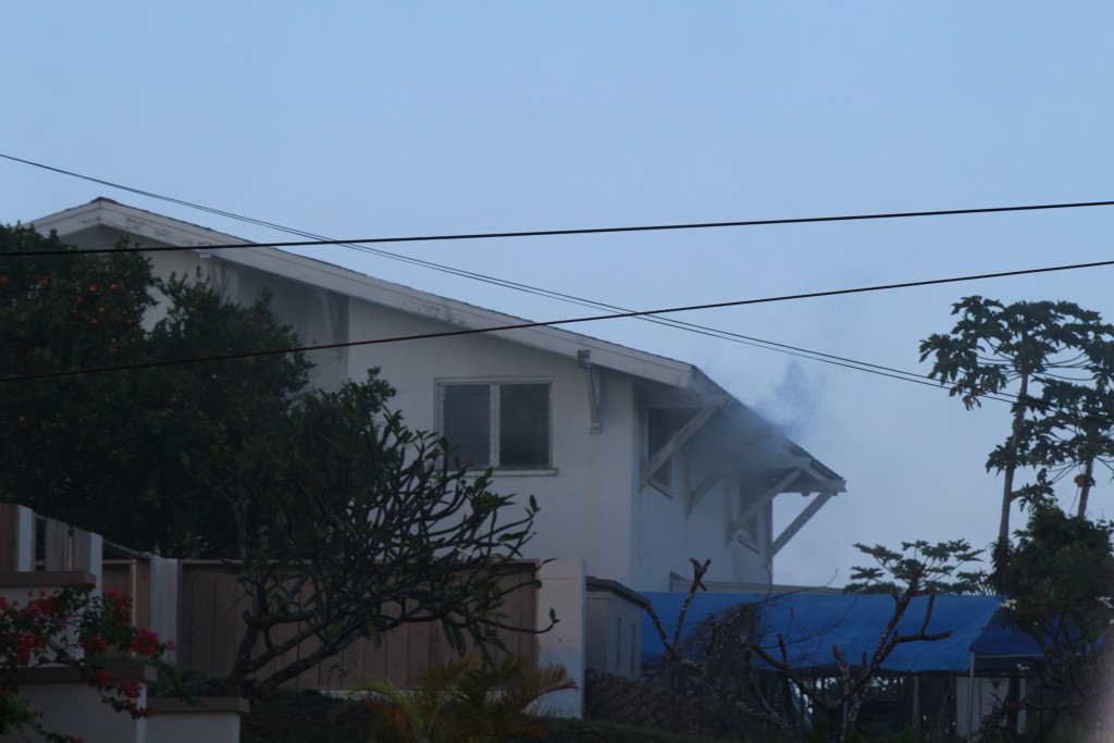 Wailuku House Fire - 10/29/15. Photo by Wendy Osher.