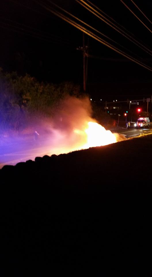 Vehicle fire Waikapū, 11/4/15. Photo credit: Travis N Renee Polido.